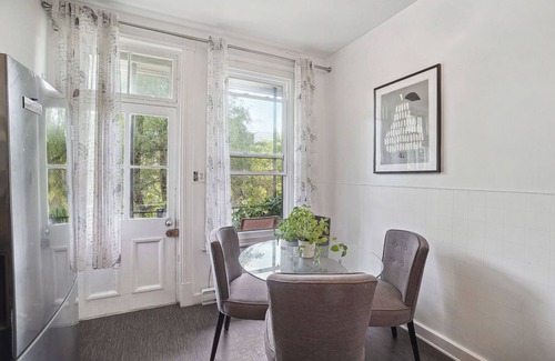 De Lorimier Apartment | #155 Traditional and Cozy 2 Bedrooms in Plateau Mont-Royal
