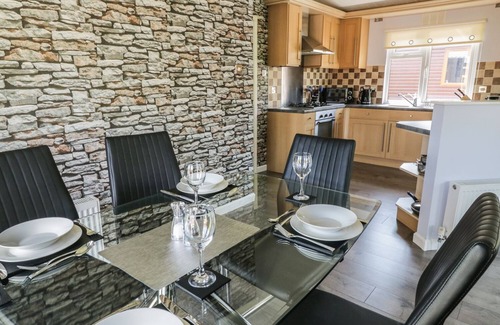 Tunstall Cottage | 16 BADGERS RETREAT, pet friendly, with hot tub in Richmond