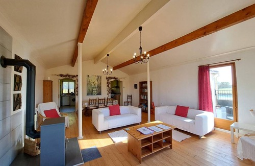 Saint-Pierre-de-Juillers House | 160 m² House ∙ 4 bedrooms ∙ 8 guests