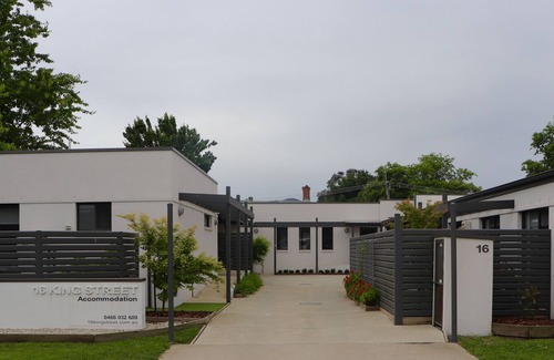 Myrtleford House | 16 KING STREET - Townhouse 1 of 3