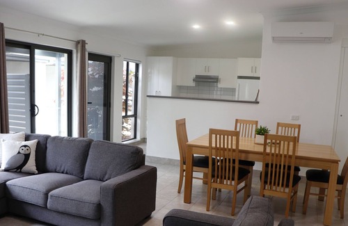 Myrtleford House | 16 KING STREET - Townhouse 1 of 3