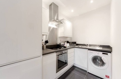 Sutton Central Apartment | 16 Nouvelle House - 2 bedroom apartment