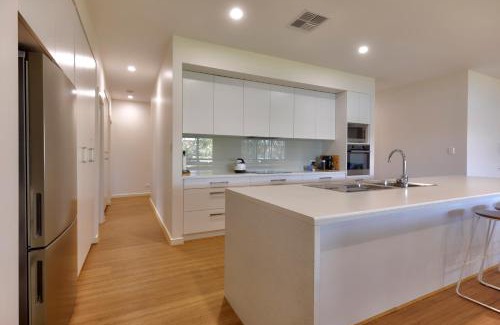 Pellaring Flat House | 16 Pellaring Lane Pellaring Flat