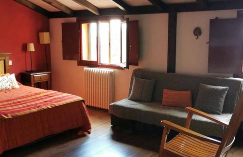 Torrecaballeros House | 160 m² House ∙ 3 bedrooms ∙ 9 guests