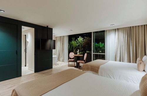 Las Lomas I Hotel | 1616 HOTEL
