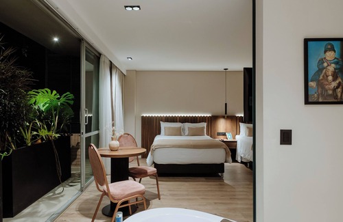 Las Lomas I Hotel | 1616 HOTEL