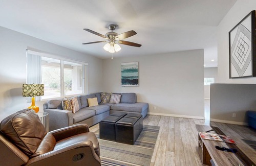 New Papago Parkway House | 163 m² House ∙ 4 bedrooms ∙ 10 guests