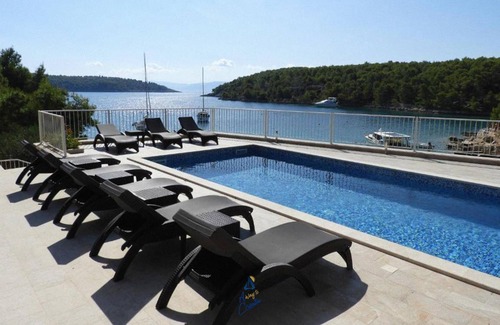 Cove Osibova (Milna) Villa | 163 m² Villa ∙ 4 bedrooms ∙ 10 guests
