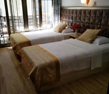 Fenghuang House | 166 Inn