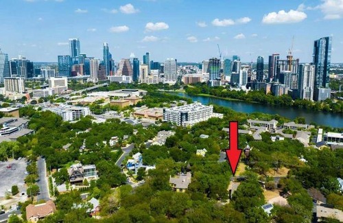Travis Heights House | 167 m² House ∙ 1 bedroom ∙ 15 guests