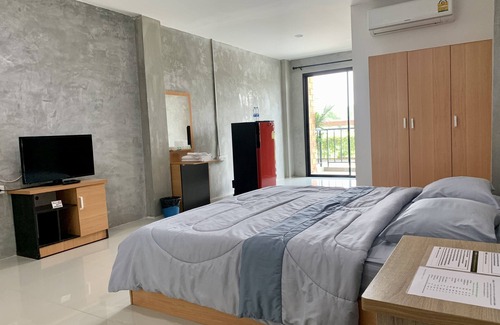 Phatthana Nikhom Hotel | 168 Pattana
