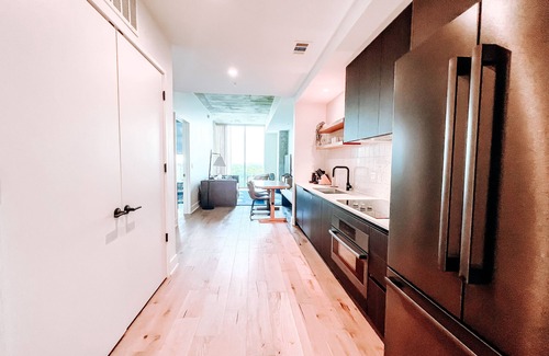 Rainey Street Historic District Condo | 16Fl Condo @Rainey St w/Rooftop Pool w/Private Balcony