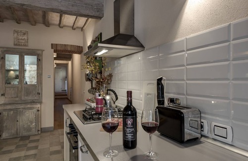 San Quirico d'Orcia Apartment | 16th century apartment built to accommodate travelers - now a place to relax