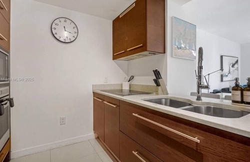 Downtown Miami Apartment | 16th Floor - 2BED/1BATH - Bay Views.- Free Spa