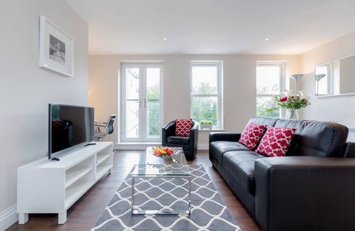 Reigate Apartment | 17 Trinity House - 2 bedroom apartment