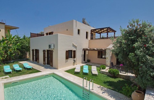 Plaka Villa | 170 m² Villa ∙ 3 bedrooms ∙ 7 guests