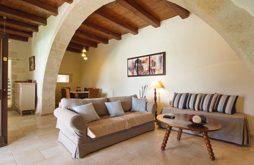Plaka Villa | 170 m² Villa ∙ 3 bedrooms ∙ 7 guests