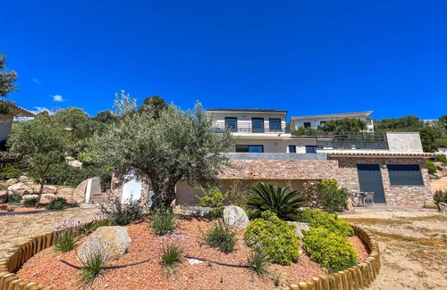 Pinarellu Villa | 170 m² Villa ∙ 5 bedrooms ∙ 10 guests