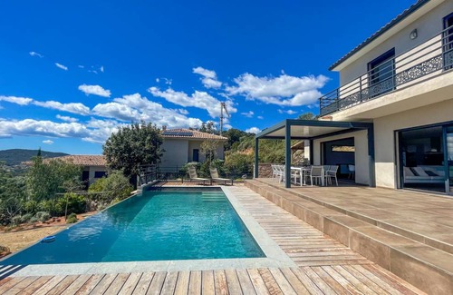 Pinarellu Villa | 170 m² Villa ∙ 5 bedrooms ∙ 10 guests