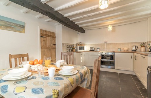 Dyffryn Ardudwy Cottage | 17th Century Holiday cottage with hot tub and sea views in Dyffryn Ardudwy Snowdonia | Y-Felin
