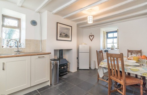 Dyffryn Ardudwy Cottage | 17th Century Holiday cottage with hot tub and sea views in Dyffryn Ardudwy Snowdonia | Y-Felin