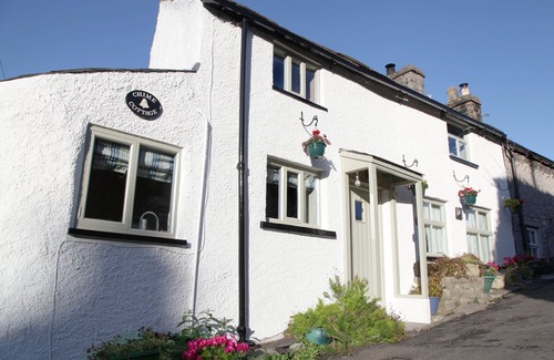 Peak District Cottage | 17th Century Stone, Traditional, Cosy, Country Cottage with Original Features