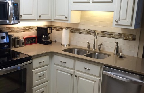 Downtown Atlanta Condo | 17th Floor.In the Heart of HOTlanta.FREE Reserved Parking