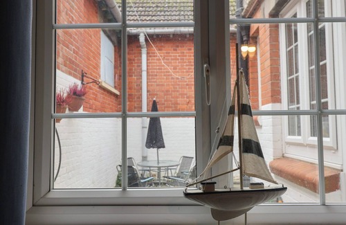 Wyke Regis Cottage | 18 CHAMBERLAINE ROAD, family friendly, with a garden in Weymouth