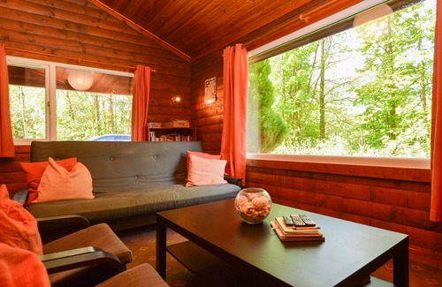 Rashfield Cottage | 18 Lamont Lodges - a lodge that sleeps 6 guests in 3 bedrooms