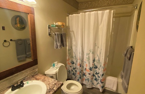 Clarington Apartment | 18-Mary Poppins