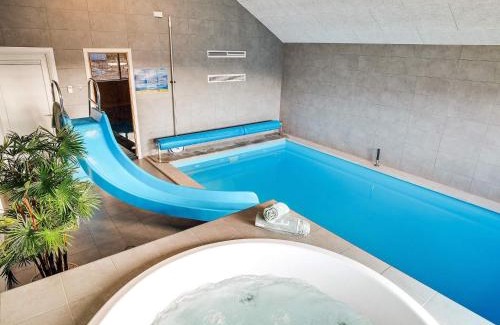 Klegod Strand House | 18 person holiday home in Ringkøbing