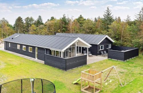Aalbaek House | 18 person holiday home in Ålbæk
