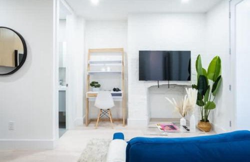 Ukrainian Village Apartment | 180-2 Brand new 2BR 1Bath East Village