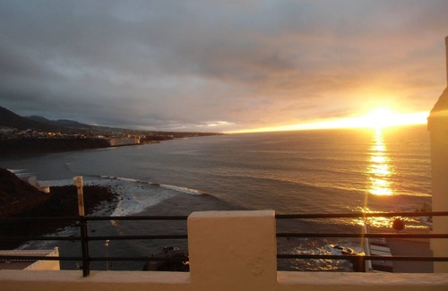 Punta del Hidalgo House | 180 ° sea view terraces, spacious, center of Punta Hidalgo, hiking paradise
