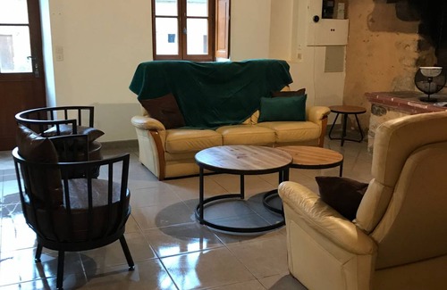 Yvre-l'Eveque Cottage | 180 m² Cabin ∙ 5 bedrooms ∙ 12 guests