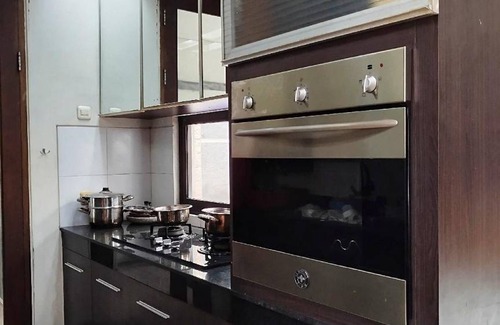 Surabaya House | 180 m² House ∙ 4 bedrooms ∙ 20 guests