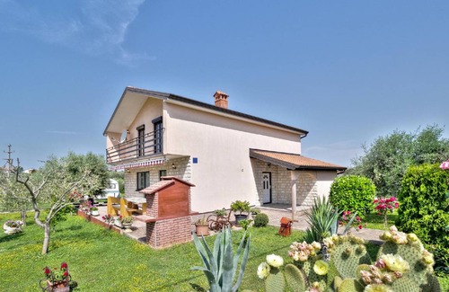 Kastel House | 180 m² House ∙ 4 bedrooms ∙ 8 guests