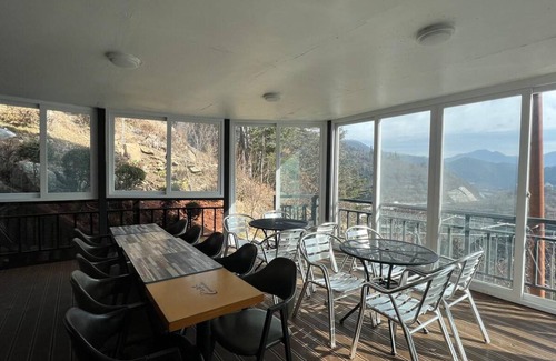 Deokhyeon House | 180 m² House ∙ 4 bedrooms ∙ 25 guests