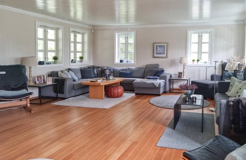 Grimstad House | 180 m² House ∙ 6 bedrooms ∙ 13 guests