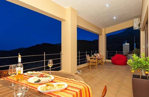 Drakona Villa | 180 m² Villa ∙ 4 bedrooms ∙ 8 guests