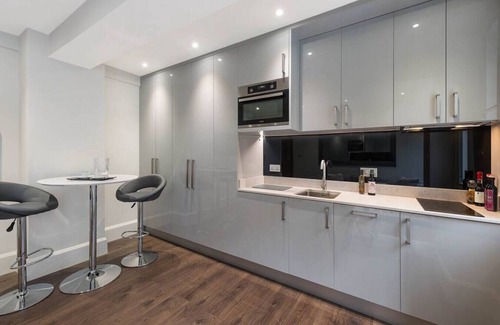 Brompton & Hans Town Apartment | 181CC · Beautiful Chelsea Apartment on Fashion Street