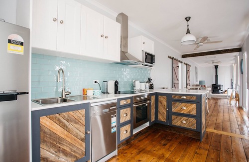 Parkesbourne House | 1830's Kippilaw-Renovated Shearers Quarters