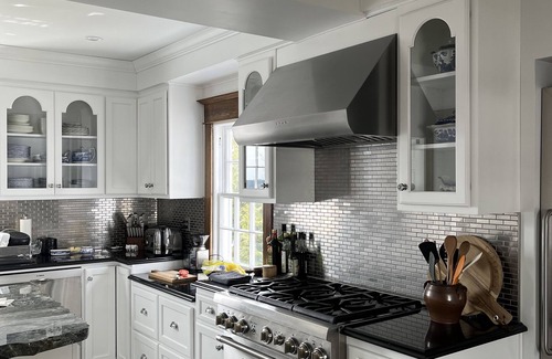 St. Andrews House | 1830s Cory Cottage – Historic Stay w/Ocean Views. Walk to everything.