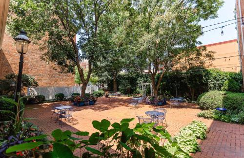Downtown Baltimore Bed & Breakfast | 1840s Carrollton Inn