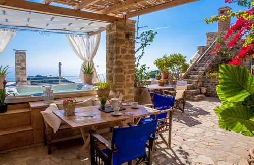 Anatoli House | 185 m² House ∙ 4 bedrooms ∙ 10 guests
