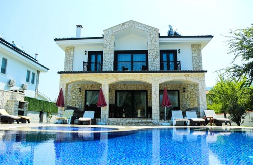 Dalyan Villa | 185 m² Villa ∙ 4 bedrooms ∙ 9 guests