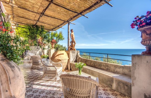Liparlati Villa | 1850 m² Villa ∙ 8 bedrooms ∙ 16 guests