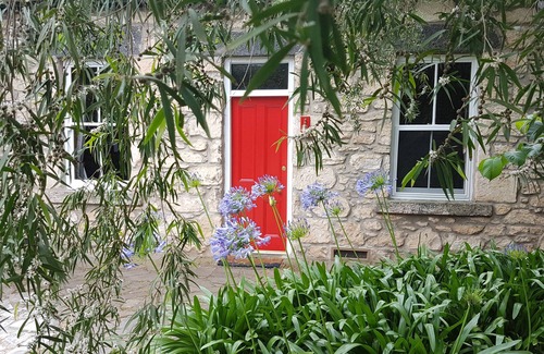 Port Fairy Cottage | 1850's Goldie's Cottage Port Fairy