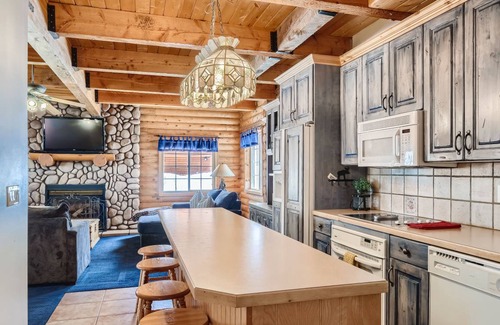 Timber Lakes House | 186 m² House ∙ 6 bedrooms ∙ 16 guests