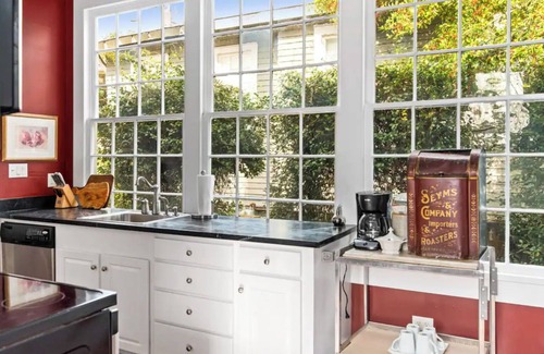 Natchez Cottage | 1864 Little Brick | 1/1, Full Kitchen, Hot Tub, Pet Friendly w/fee